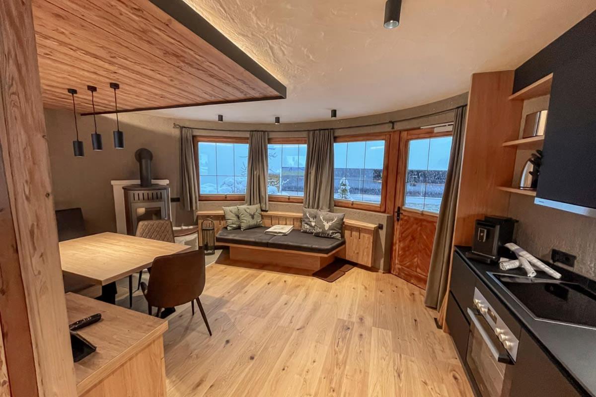 Naturlodge Ladis Ehemals Alpenlodge Alexander Inklusive Sommer Bergbahnticket المظهر الخارجي الصورة