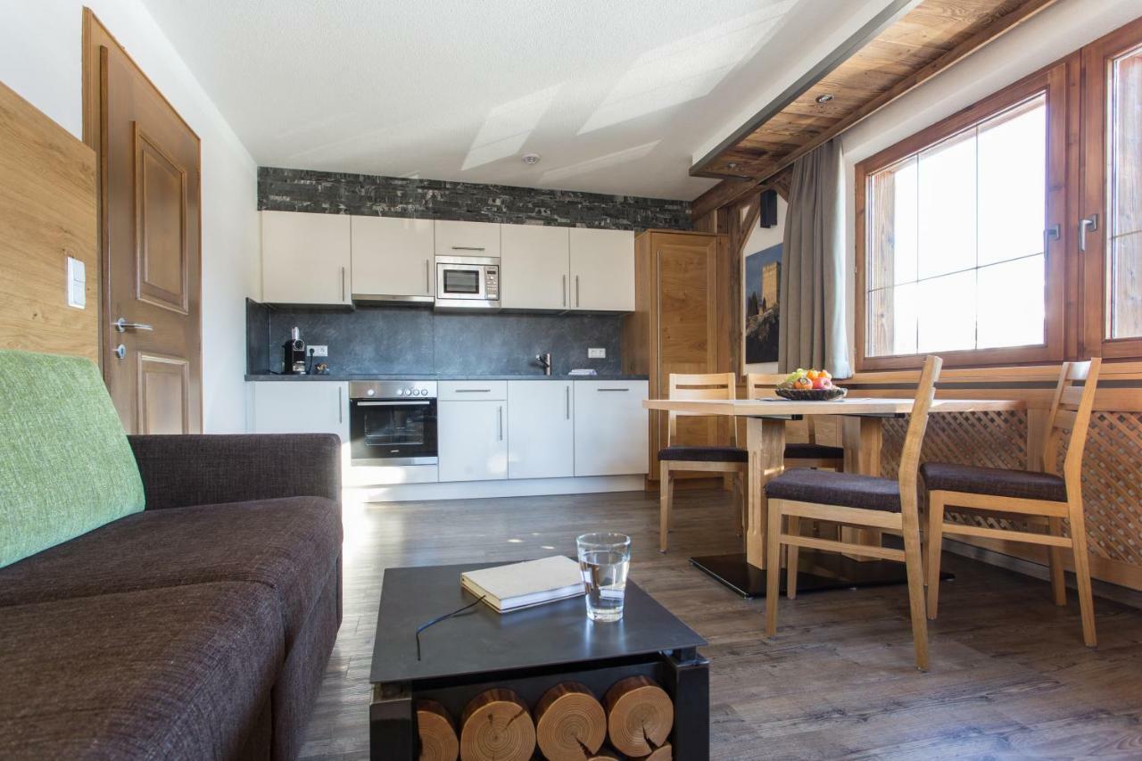 Naturlodge Ladis Ehemals Alpenlodge Alexander Inklusive Sommer Bergbahnticket المظهر الخارجي الصورة