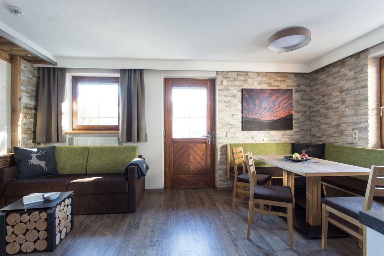 Naturlodge Ladis Ehemals Alpenlodge Alexander Inklusive Sommer Bergbahnticket المظهر الخارجي الصورة