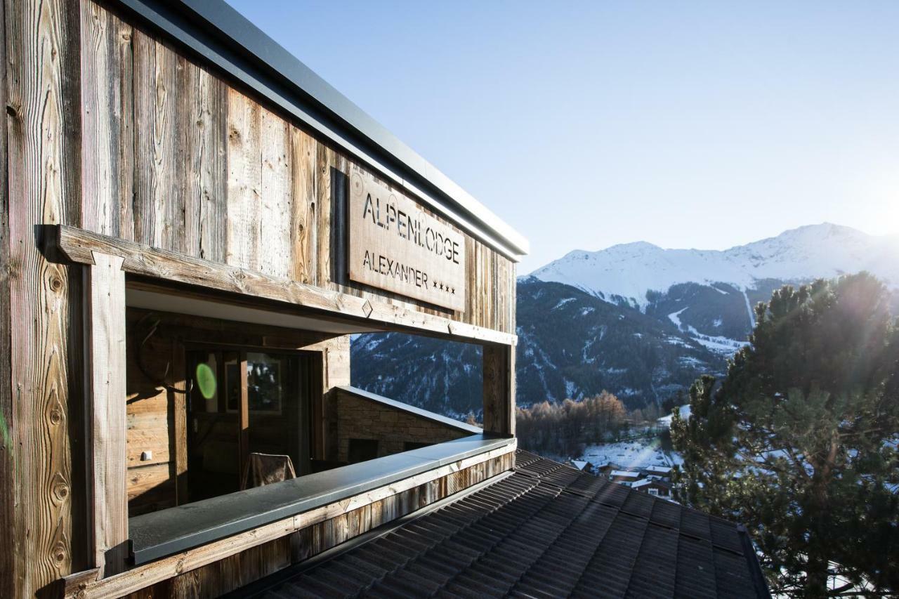 Naturlodge Ladis Ehemals Alpenlodge Alexander Inklusive Sommer Bergbahnticket المظهر الخارجي الصورة